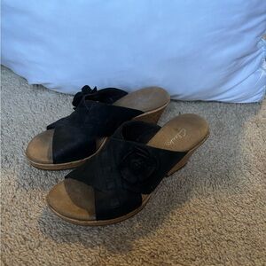 Clarks Black and Tan Wedge Slip On Sandals size 8.5